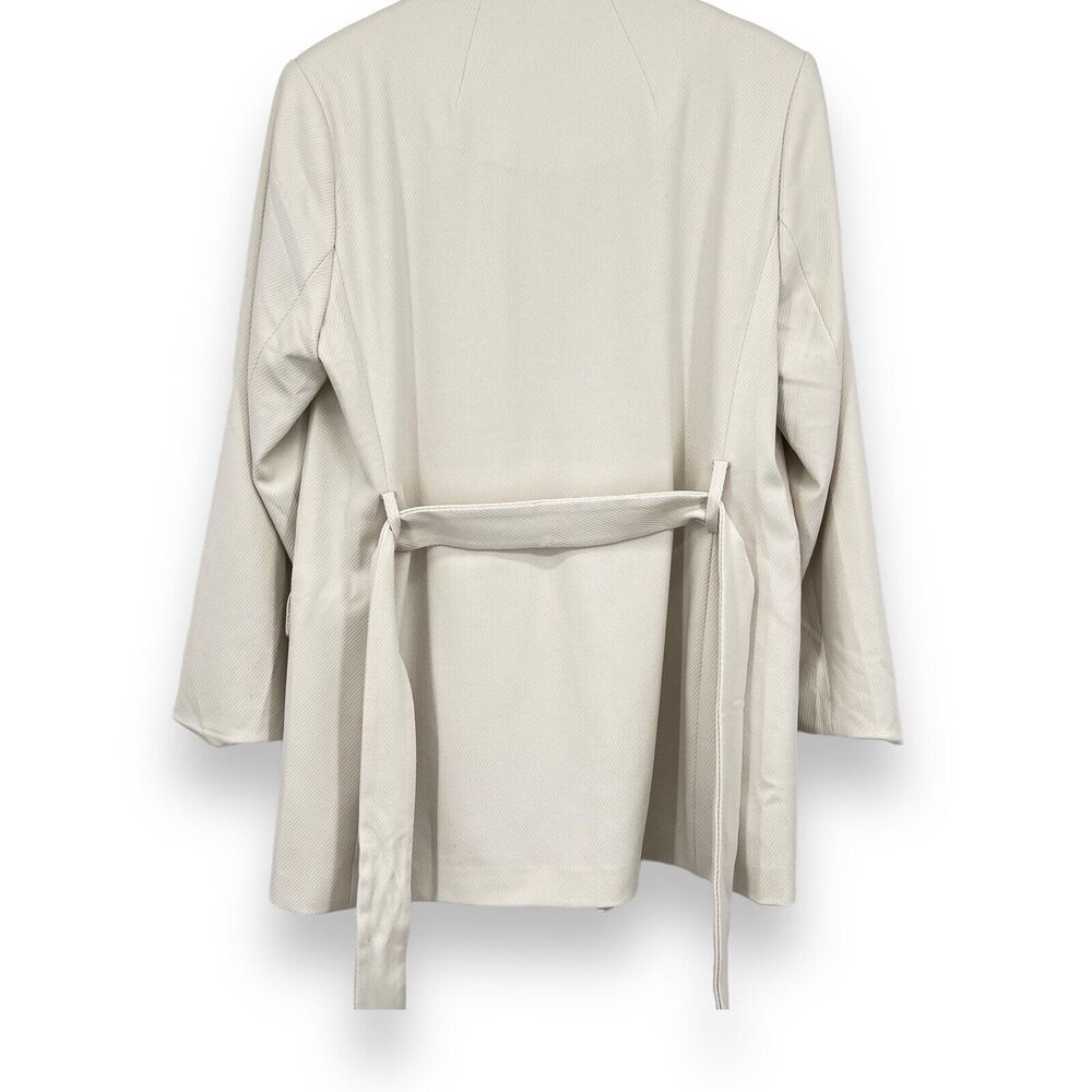 Banana Republic Cream Belted Blazer - Picture 5 of 10